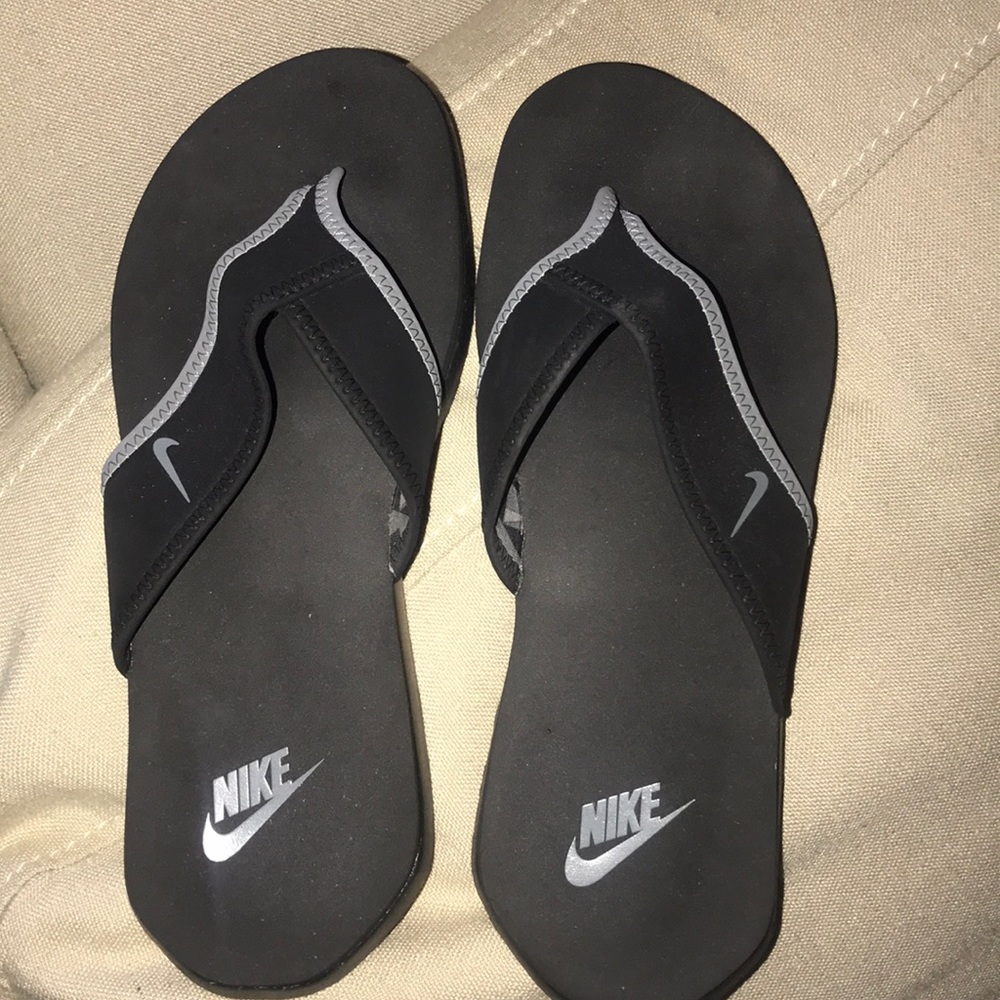 Nike flip flops